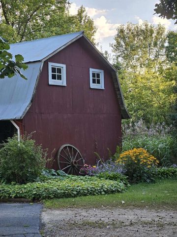 5987 COUNTY RD E, Omro, WI 54963