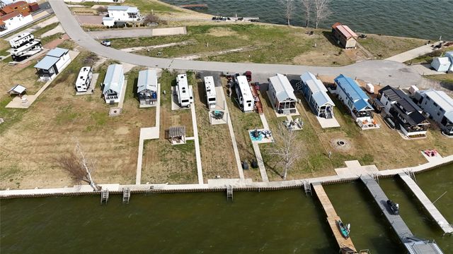 6454 Peninsula Road, Kerens, TX 75144