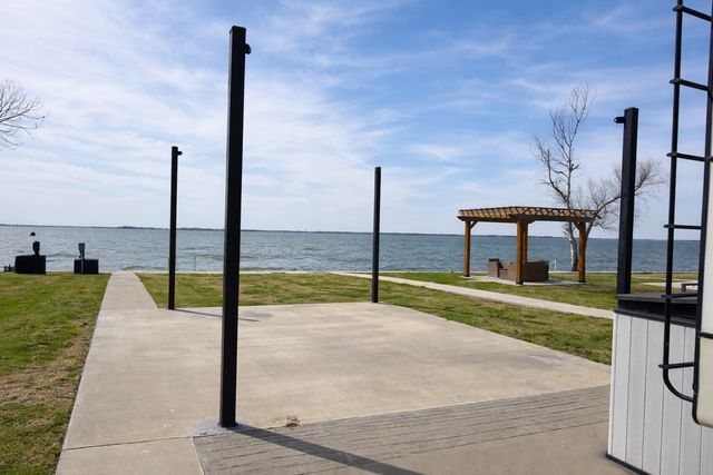 6454 Peninsula Road, Kerens, TX 75144