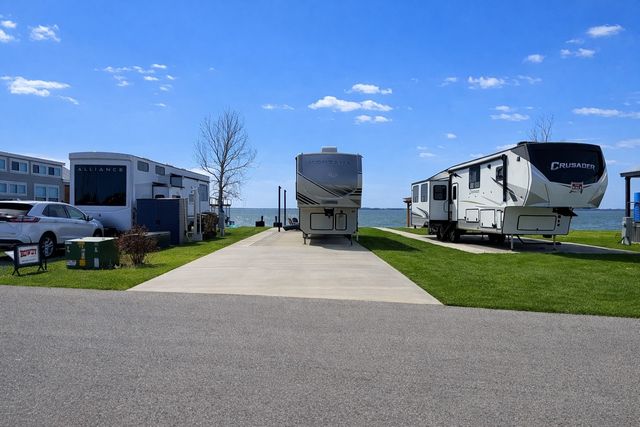 6454 Peninsula Road, Kerens, TX 75144