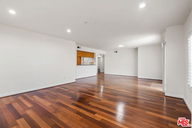 616 S Wilton Place 201, Los Angeles, CA 90005