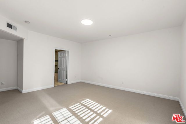 616 S Wilton Place 201, Los Angeles, CA 90005