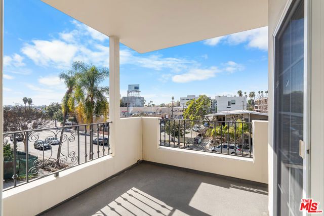 616 S Wilton Place 201, Los Angeles, CA 90005