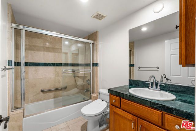 616 S Wilton Place 201, Los Angeles, CA 90005