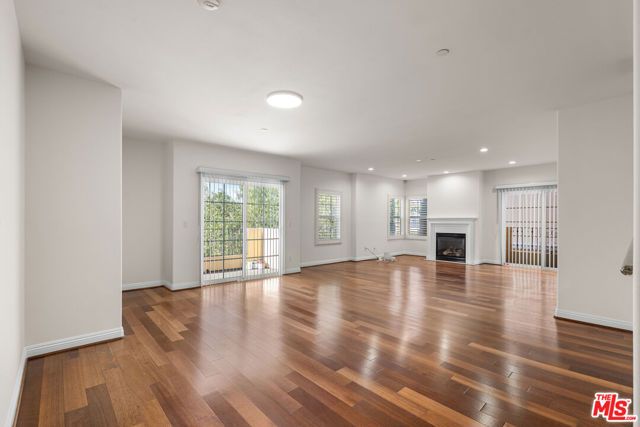 616 S Wilton Place 201, Los Angeles, CA 90005