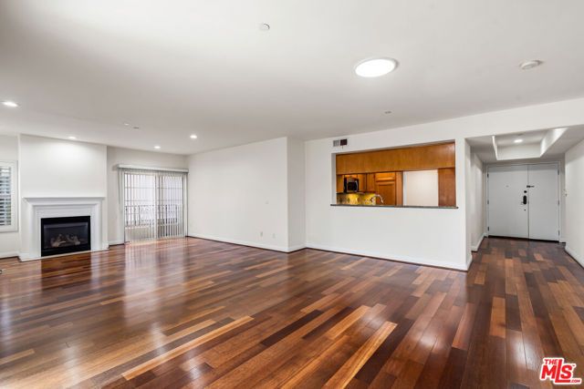 616 S Wilton Place 201, Los Angeles, CA 90005