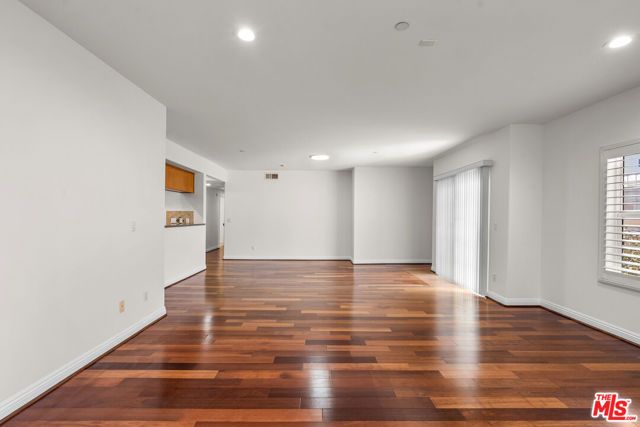 616 S Wilton Place 201, Los Angeles, CA 90005