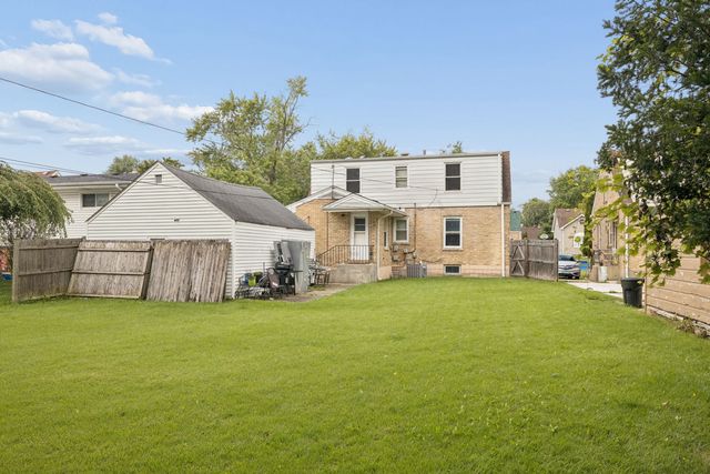 1031 Glenwood Avenue, Waukegan, IL 60085