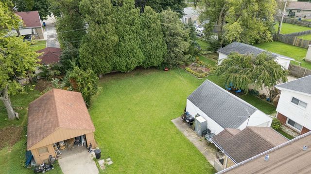 1031 Glenwood Avenue, Waukegan, IL 60085