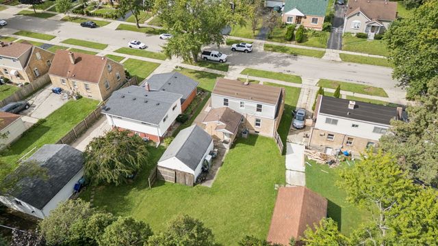 1031 Glenwood Avenue, Waukegan, IL 60085