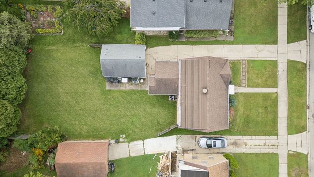 1031 Glenwood Avenue, Waukegan, IL 60085