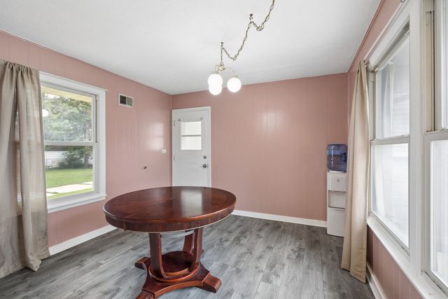 1031 Glenwood Avenue, Waukegan, IL 60085