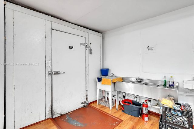 1818 NW 17th Ave, Miami, FL 33125