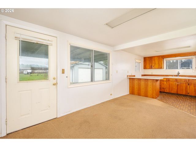 875 S 43RD St, Springfield, OR 97478