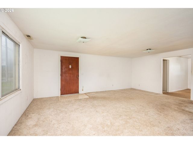 875 S 43RD St, Springfield, OR 97478