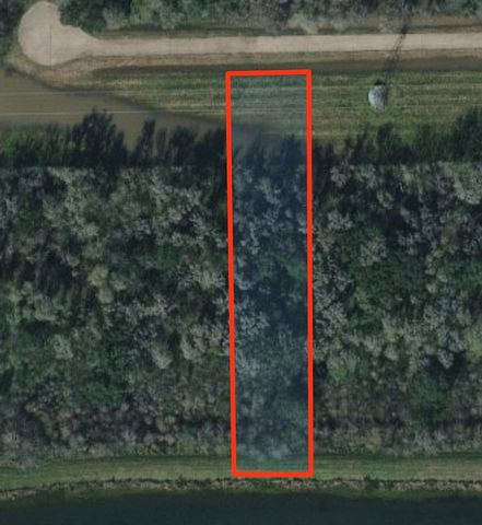 297 Middle Bayou Trail, Angleton, TX 77515