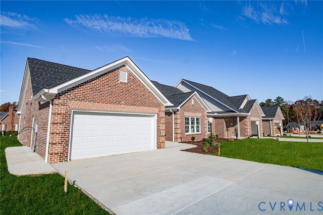 120 Cobblestone Dr, Hopewell, VA 23860