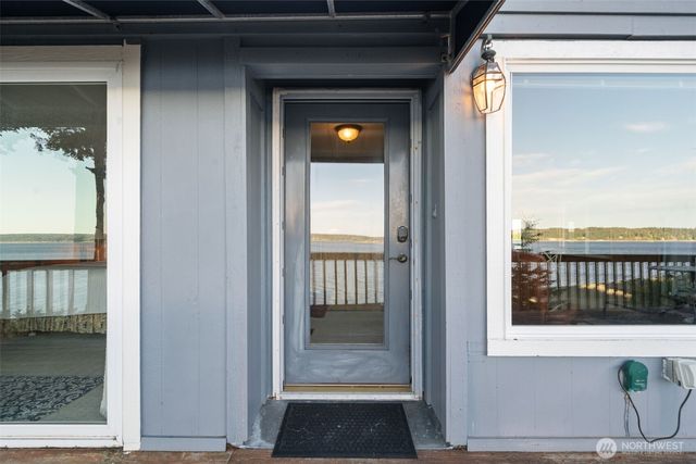 727 E Stretch Island Road S, Grapeview, WA 98546