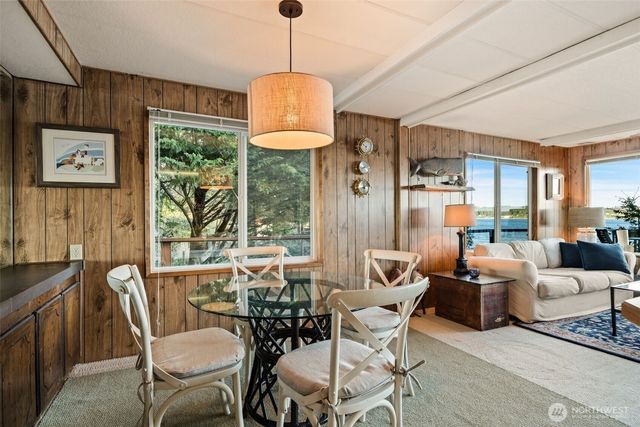 727 E Stretch Island Road S, Grapeview, WA 98546