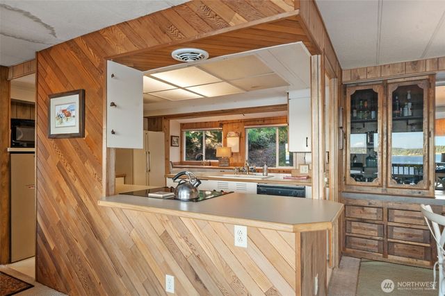 727 E Stretch Island Road S, Grapeview, WA 98546