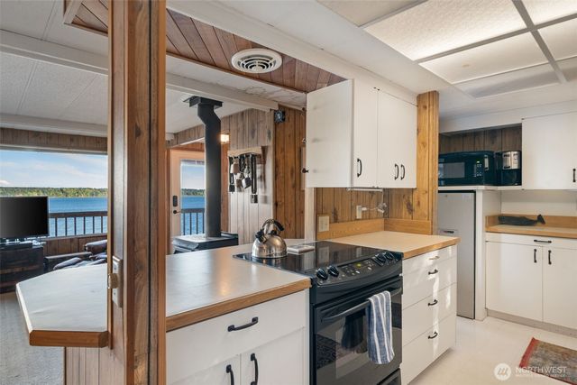 727 E Stretch Island Road S, Grapeview, WA 98546