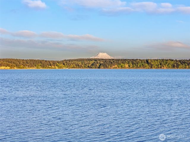 727 E Stretch Island Road S, Grapeview, WA 98546
