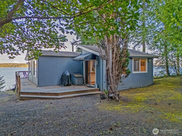 727 E Stretch Island Road S, Grapeview, WA 98546