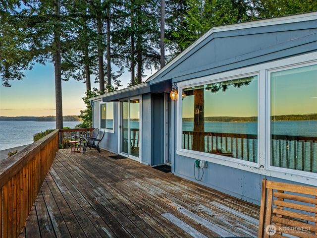 727 E Stretch Island Road S, Grapeview, WA 98546