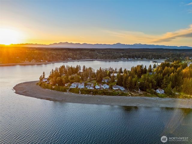 727 E Stretch Island Road S, Grapeview, WA 98546