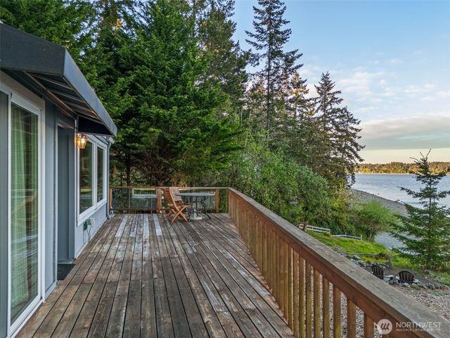 727 E Stretch Island Road S, Grapeview, WA 98546