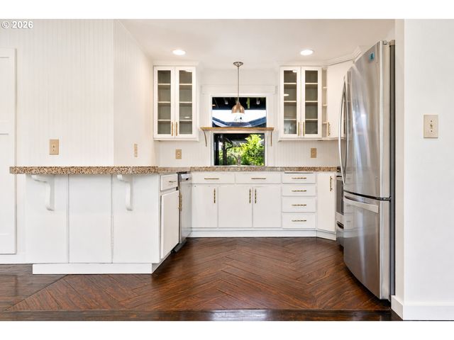3051 OAK St, Longview, WA 98632