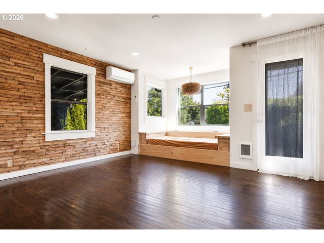 3051 OAK St, Longview, WA 98632