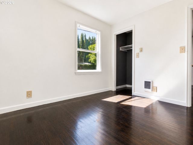 3051 OAK St, Longview, WA 98632