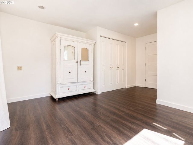 3051 OAK St, Longview, WA 98632