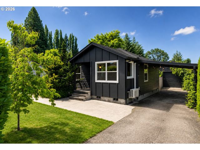 3051 OAK St, Longview, WA 98632