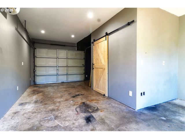 3051 OAK St, Longview, WA 98632