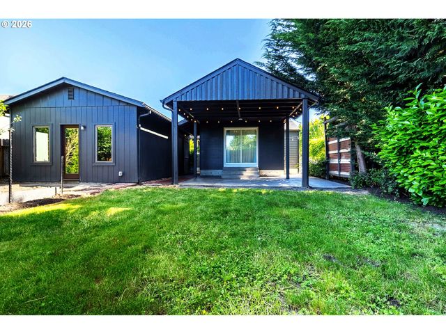 3051 OAK St, Longview, WA 98632