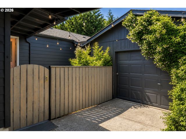 3051 OAK St, Longview, WA 98632