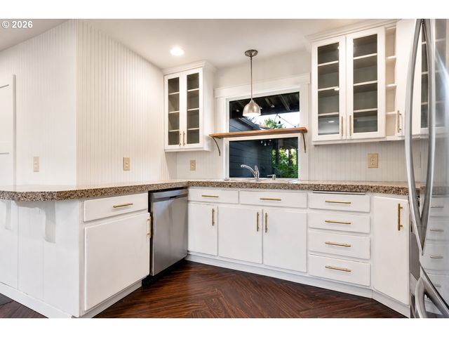 3051 OAK St, Longview, WA 98632