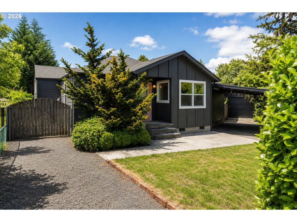 3051 OAK St, Longview, WA 98632