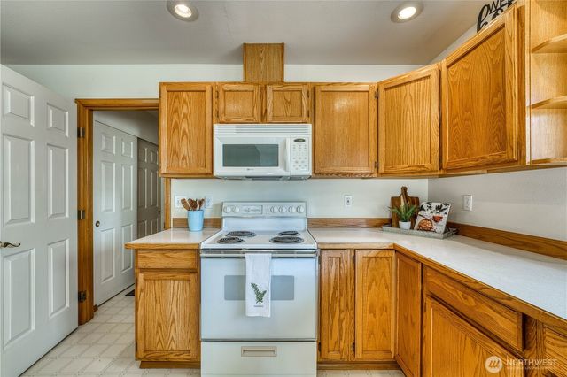 20106 Bue Rund Lane NE, Poulsbo, WA 98370