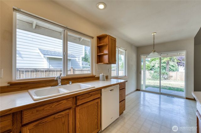 20106 Bue Rund Lane NE, Poulsbo, WA 98370