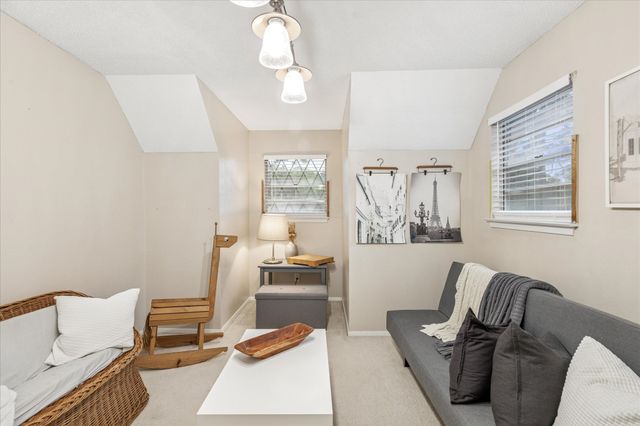 2004 Valley Lane, Arlington, TX 76013