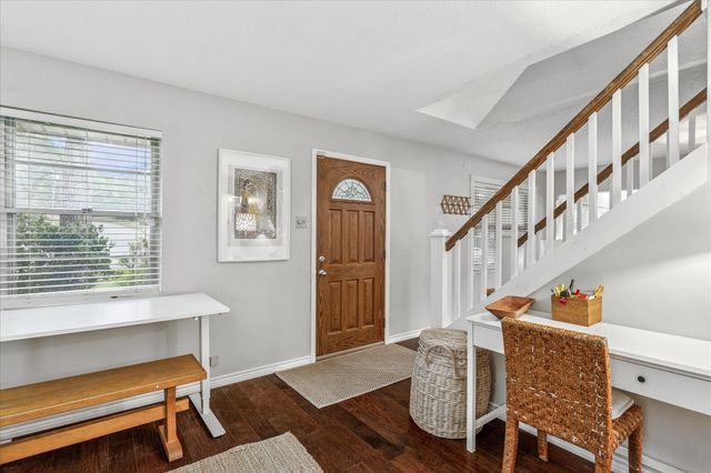 2004 Valley Lane, Arlington, TX 76013