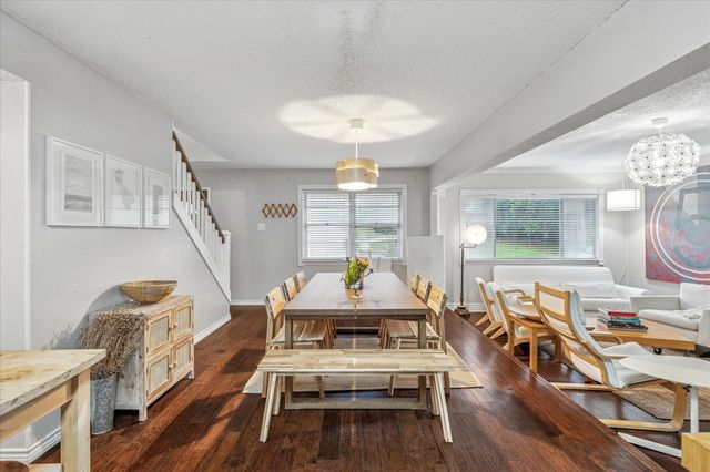 2004 Valley Lane, Arlington, TX 76013