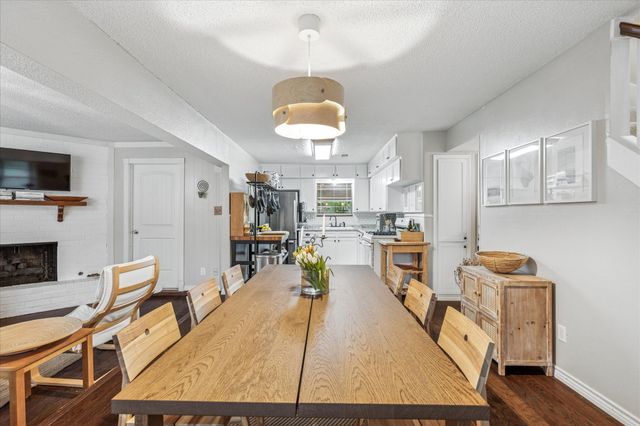 2004 Valley Lane, Arlington, TX 76013