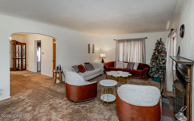 4220 Douglas Road, Toledo, OH 43613