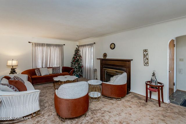 4220 Douglas Road, Toledo, OH 43613