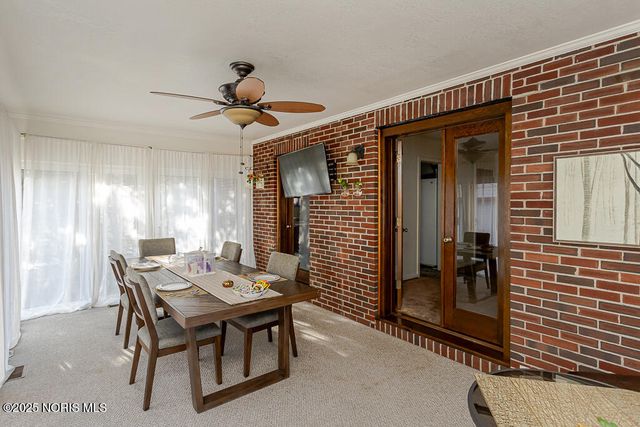 4220 Douglas Road, Toledo, OH 43613