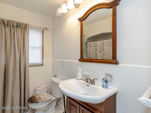 4220 Douglas Road, Toledo, OH 43613